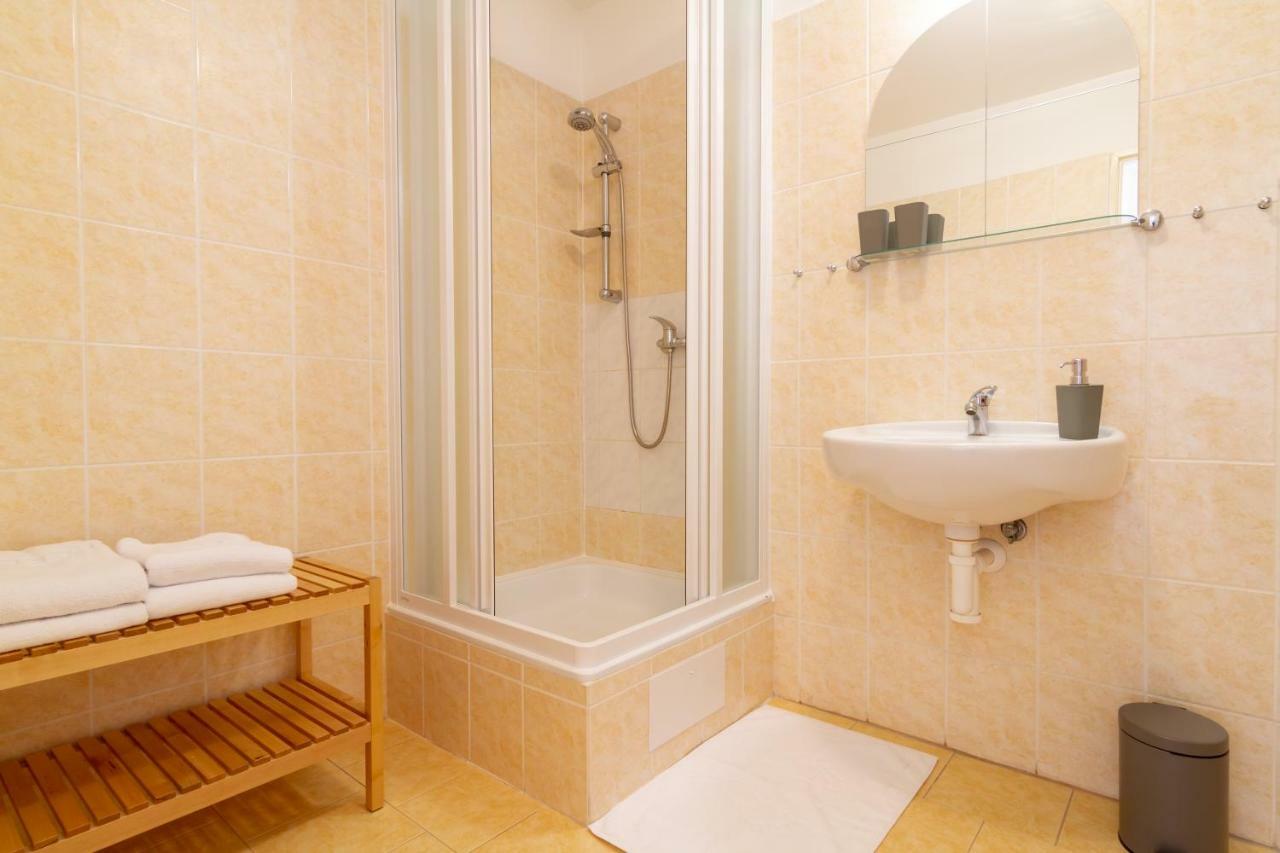 Apartmany U Nemocnice تشيسكي بوديوفيتسه المظهر الخارجي الصورة